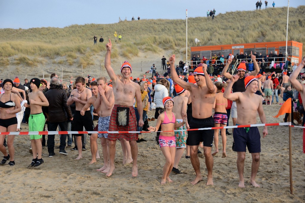 ../Images/Nieuwjaarsduik Nederzandt 2015 016.jpg